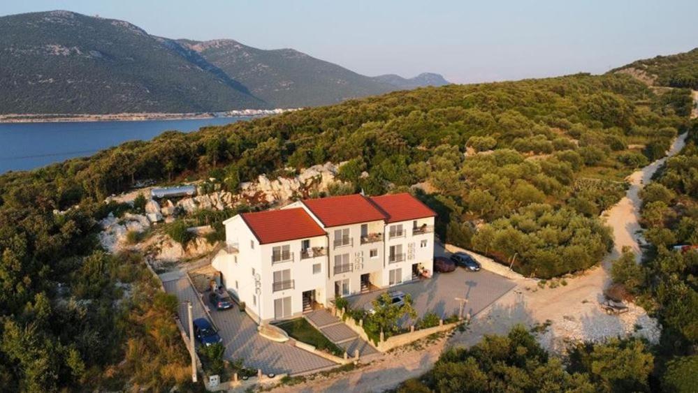 Apartmán Secret Garden Neum Exteriér fotografie